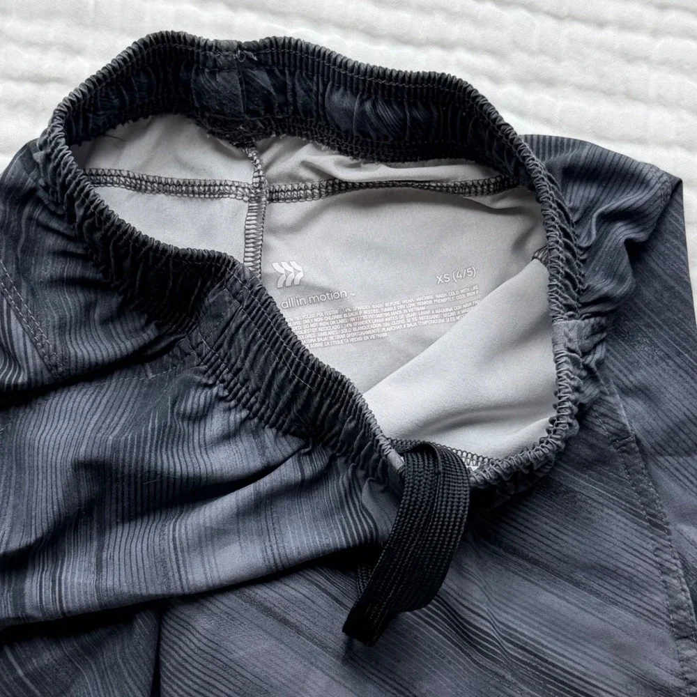 All In Motion Boys Dark Grey Shorts Size XS 4-5 Striped Athletic Active Gym‎